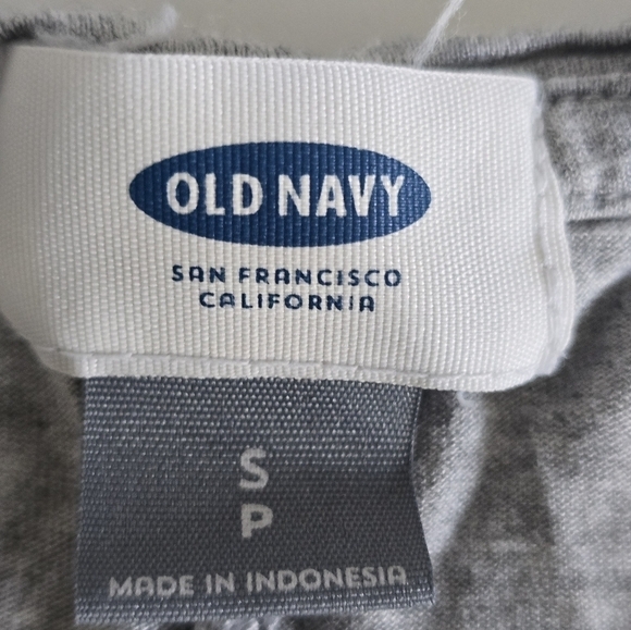 Old navy women's tank top, gray color pristine condition size small Athleisure - Picture 9 of 9